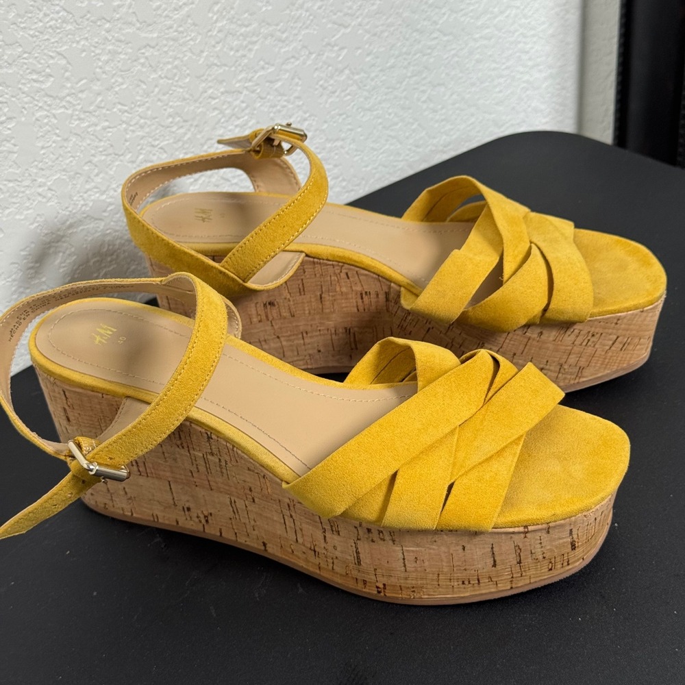 H&M Platform Wedge Sandals Womens 8.5 Yellow Faux Suede Cork Boho